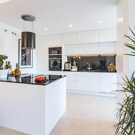Penthouse With 250 Sqm Roof Terrace Near The * 에스테포나