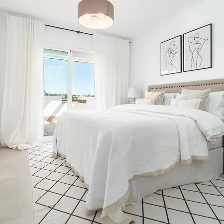 Penthouse With 250 Sqm Roof Terrace Near The 아파트